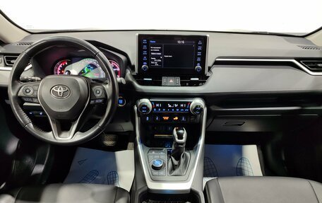 Toyota RAV4, 2021 год, 3 700 000 рублей, 15 фотография