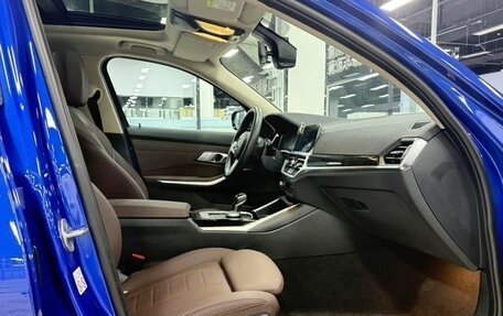 BMW 3 серия, 2022 год, 3 300 000 рублей, 16 фотография