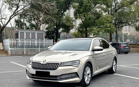 Skoda Superb III рестайлинг, 2021 год, 1 548 000 рублей, 1 фотография