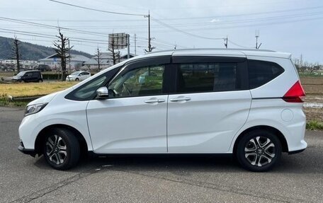 Honda Freed II, 2022 год, 1 358 000 рублей, 2 фотография