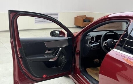 Mercedes-Benz A-Класс, 2022 год, 2 255 000 рублей, 11 фотография