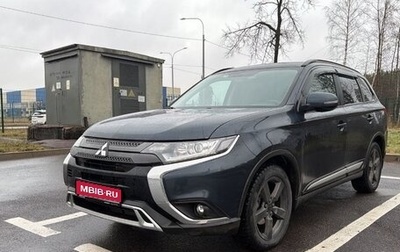 Mitsubishi Outlander III рестайлинг 3, 2021 год, 2 650 000 рублей, 1 фотография