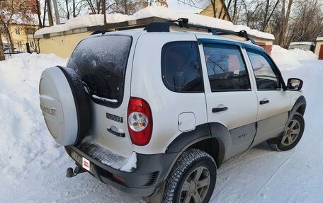 Chevrolet Niva I рестайлинг, 2016 год, 750 000 рублей, 3 фотография