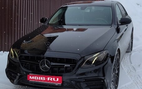 Mercedes-Benz E-Класс, 2019 год, 2 250 000 рублей, 2 фотография