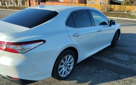 Toyota Camry, 2020 год, 3 600 000 рублей, 10 фотография