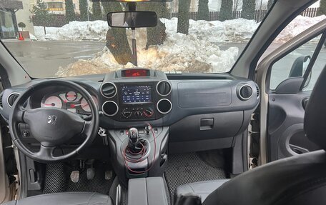 Peugeot Partner II рестайлинг 2, 2010 год, 620 000 рублей, 19 фотография