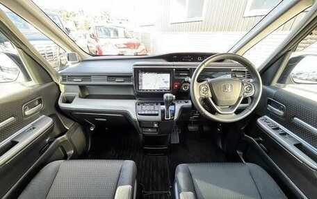 Honda Stepwgn IV, 2021 год, 1 760 000 рублей, 9 фотография