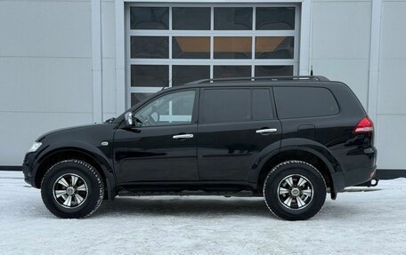 Mitsubishi Pajero Sport II рестайлинг, 2014 год, 2 010 000 рублей, 2 фотография