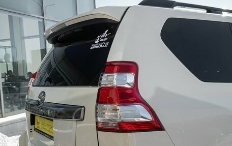 Toyota Land Cruiser Prado 150 рестайлинг 2, 2015 год, 3 298 000 рублей, 9 фотография