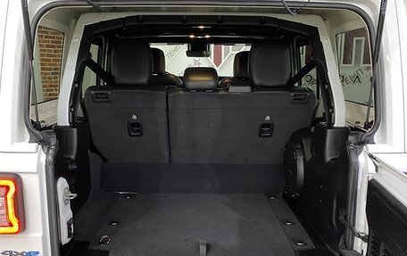 Jeep Wrangler, 2022 год, 7 600 000 рублей, 26 фотография