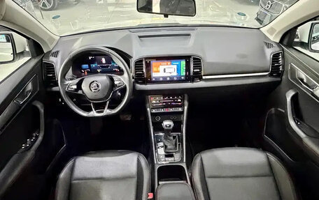 Skoda Karoq I, 2022 год, 1 740 000 рублей, 8 фотография