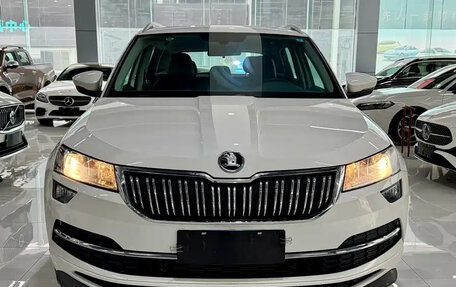 Skoda Karoq I, 2022 год, 1 740 000 рублей, 2 фотография