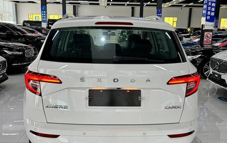 Skoda Karoq I, 2022 год, 1 740 000 рублей, 5 фотография