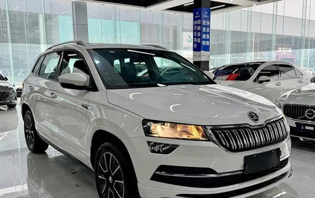 Skoda Karoq I, 2022 год, 1 740 000 рублей, 3 фотография