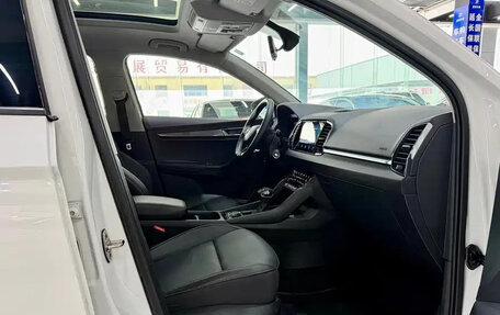 Skoda Karoq I, 2022 год, 1 740 000 рублей, 10 фотография