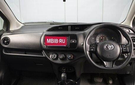 Toyota Vitz, 2017 год, 960 000 рублей, 5 фотография