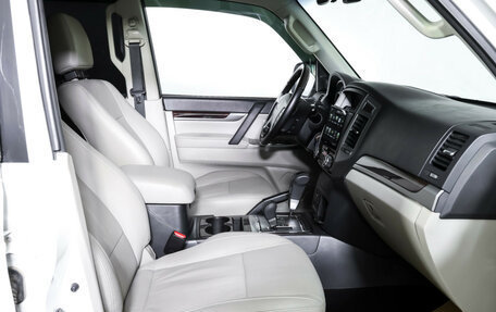 Mitsubishi Pajero IV, 2020 год, 4 099 000 рублей, 10 фотография