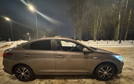 Hyundai Solaris II рестайлинг, 2021 год, 2 000 000 рублей, 5 фотография