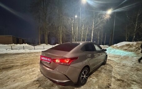 Hyundai Solaris II рестайлинг, 2021 год, 2 000 000 рублей, 7 фотография