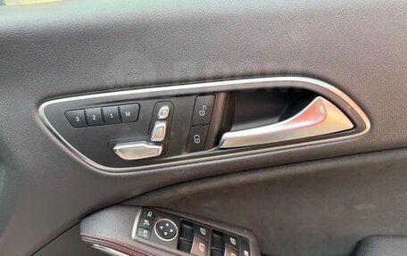 Mercedes-Benz C-Класс, 2018 год, 1 950 000 рублей, 5 фотография