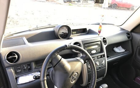 Scion xB II рестайлинг, 2004 год, 800 000 рублей, 10 фотография