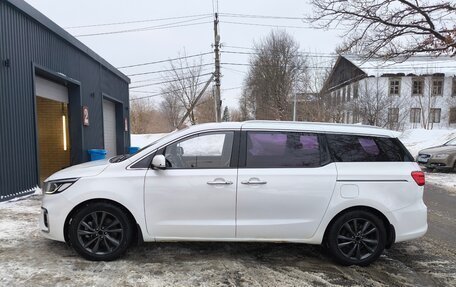 KIA Carnival III, 2018 год, 2 400 000 рублей, 7 фотография