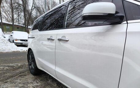 KIA Carnival III, 2018 год, 2 400 000 рублей, 11 фотография