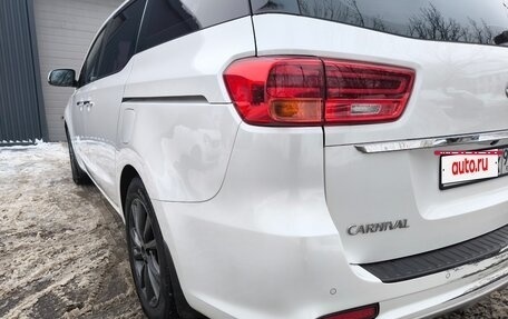 KIA Carnival III, 2018 год, 2 400 000 рублей, 9 фотография