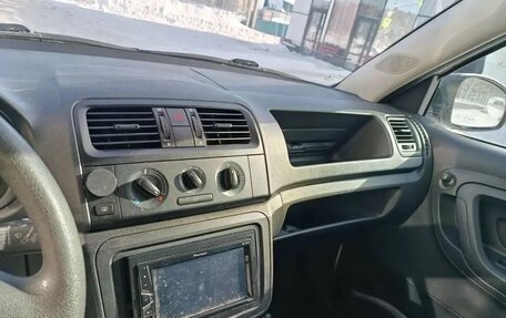 Skoda Fabia II, 2011 год, 530 000 рублей, 10 фотография