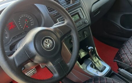 Volkswagen Polo VI (EU Market), 2013 год, 950 000 рублей, 15 фотография