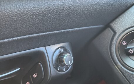 Volkswagen Polo VI (EU Market), 2013 год, 950 000 рублей, 25 фотография