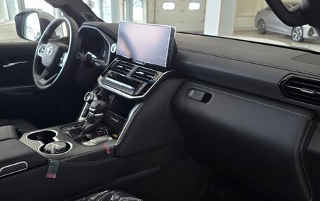 Toyota Land Cruiser, 2026 год, 15 800 000 рублей, 19 фотография