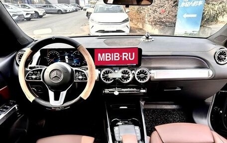 Mercedes-Benz GLB, 2022 год, 2 100 000 рублей, 11 фотография