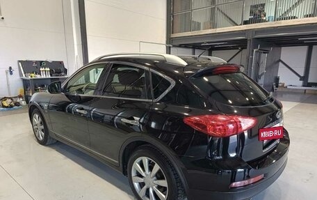 Infiniti QX50 I рестайлинг, 2014 год, 2 000 000 рублей, 3 фотография