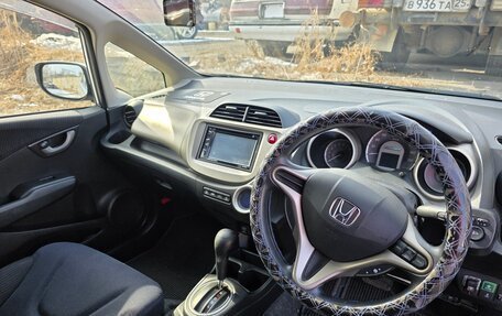 Honda Fit III, 2013 год, 715 000 рублей, 10 фотография