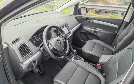 Volkswagen Sharan II, 2016 год, 1 320 000 рублей, 13 фотография