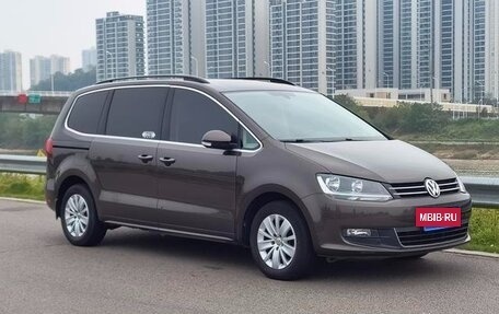 Volkswagen Sharan II, 2016 год, 1 320 000 рублей, 3 фотография