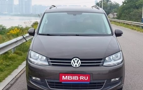 Volkswagen Sharan II, 2016 год, 1 320 000 рублей, 2 фотография