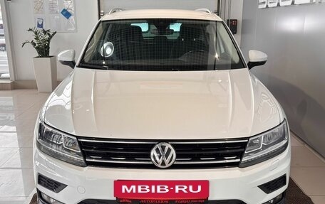 Volkswagen Tiguan II, 2019 год, 2 249 000 рублей, 2 фотография