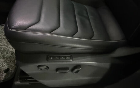 Volkswagen Tiguan II, 2022 год, 2 520 000 рублей, 10 фотография