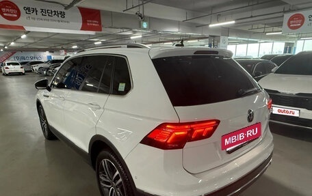 Volkswagen Tiguan II, 2022 год, 2 520 000 рублей, 4 фотография