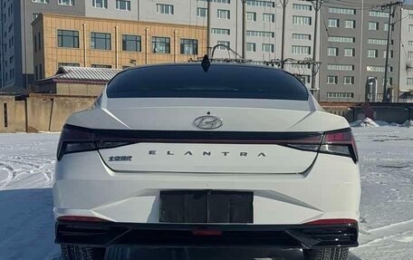 Hyundai Elantra, 2022 год, 1 550 000 рублей, 5 фотография