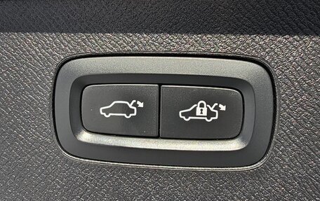 Volvo XC90 II рестайлинг, 2017 год, 3 800 000 рублей, 28 фотография