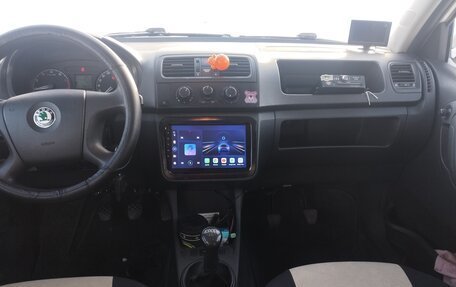 Skoda Fabia II, 2009 год, 400 000 рублей, 10 фотография