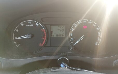 Skoda Fabia II, 2009 год, 400 000 рублей, 7 фотография