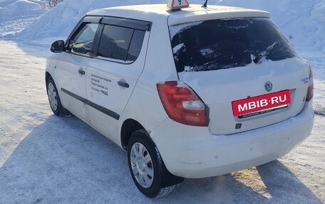 Skoda Fabia II, 2009 год, 400 000 рублей, 2 фотография