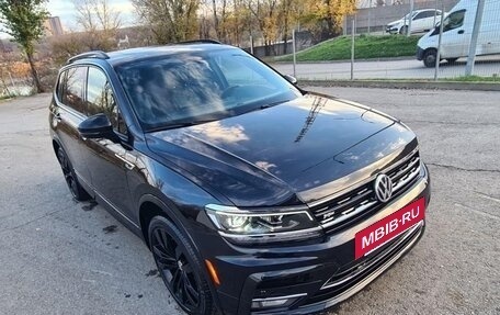 Volkswagen Tiguan II, 2021 год, 3 990 000 рублей, 2 фотография