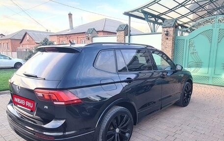 Volkswagen Tiguan II, 2021 год, 3 990 000 рублей, 7 фотография