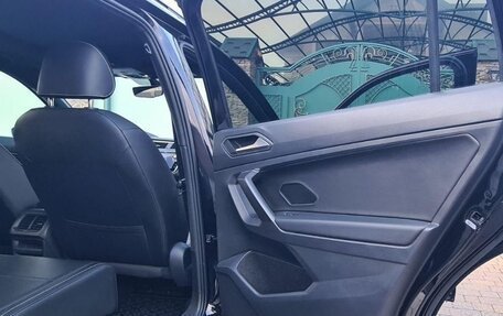 Volkswagen Tiguan II, 2021 год, 3 990 000 рублей, 20 фотография