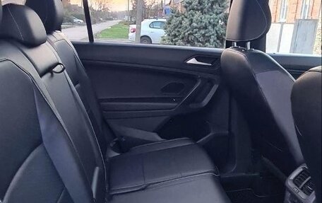 Volkswagen Tiguan II, 2021 год, 3 990 000 рублей, 21 фотография